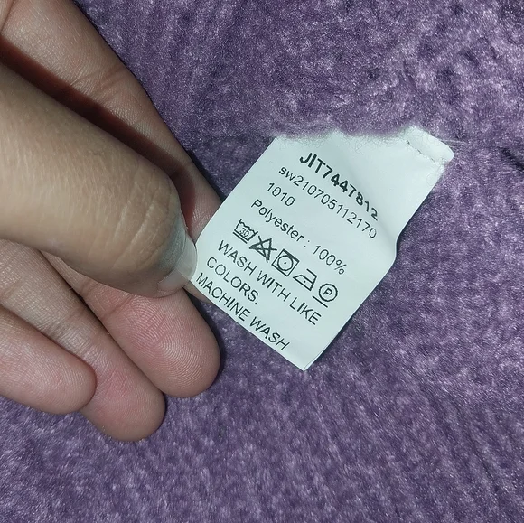 Soft Cable Knit Sweater - Picture 12 of 12